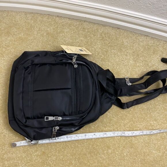 New Backpack - Compact Size - Black - Picture 9 of 10